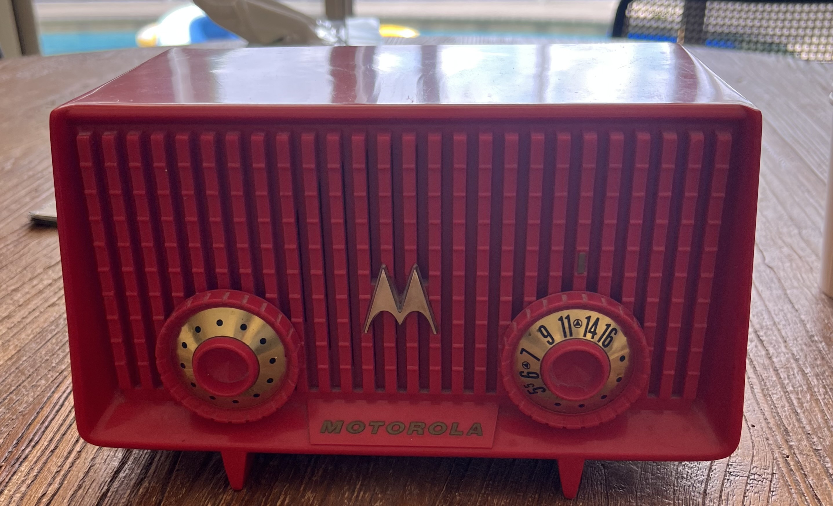 1956 Motorola 56R Red
